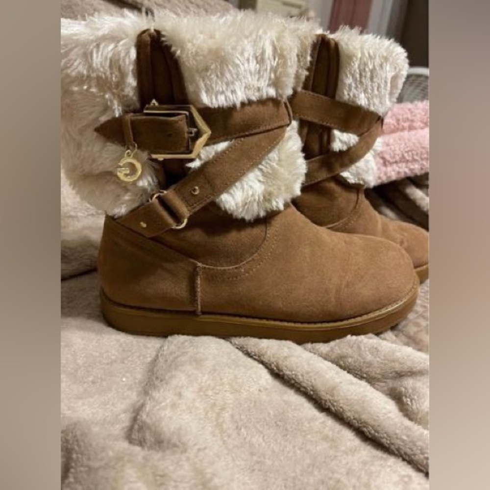 Guess boots